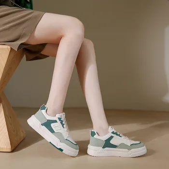 Маленькие белые туфли на толстой подошве для женщин 2023, новое Корейское издание, Универсальная высококачественная настольная обувь, Нескользящая повседневная спортивная обувь